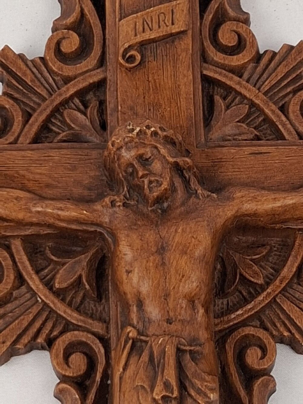 Vtg Burwood Faux Wood Ornate Jesus Crucifix w/INRI Religious Cross 13" x 8.5" - Picture 12 of 14
